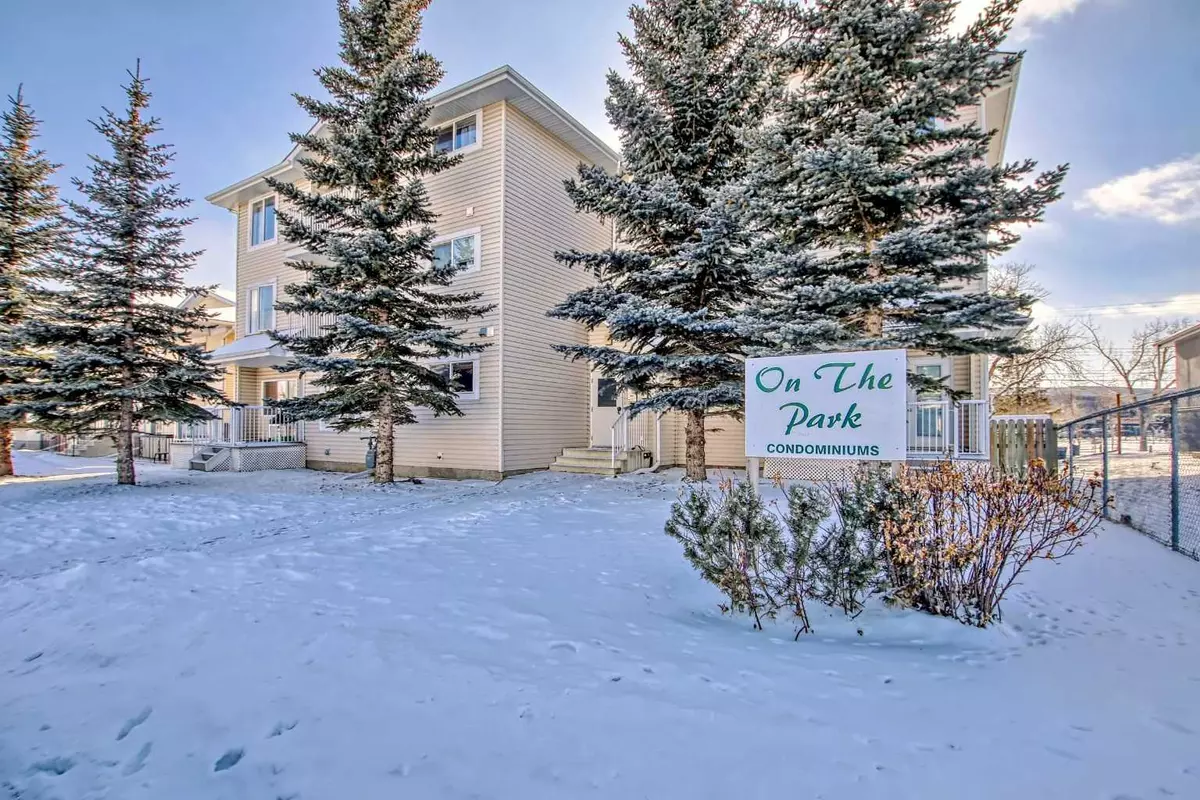 Calgary, AB T3B 2M7,4327 75 ST NW #203