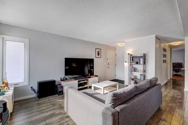 Calgary, AB T2A 6S6,56 Aberfoyle Close NE