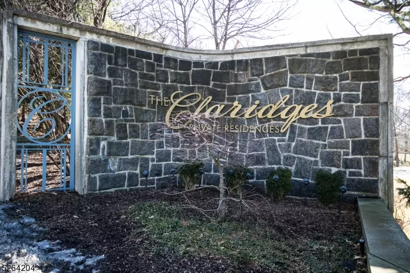 1 Claridge Dr #805, Verona Twp., NJ 07044