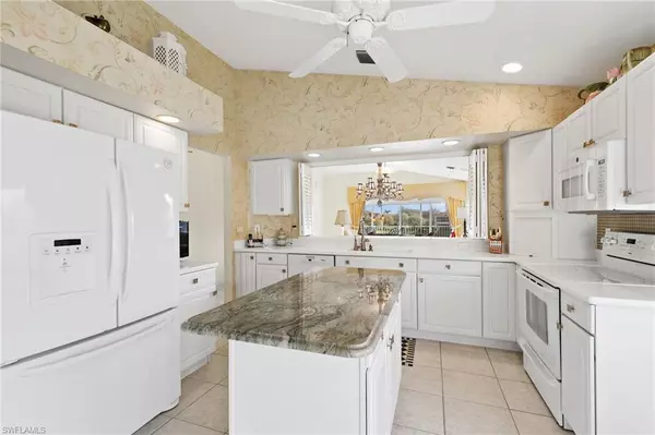 Naples, FL 34119,6155 Reserve CIR 1604