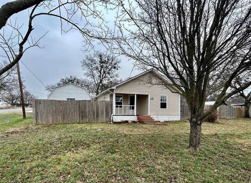 208 N Gardner Street, Whitewright, TX 75491