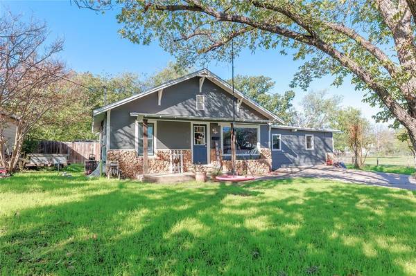 1912 S Cypress Street, Brady, TX 76825