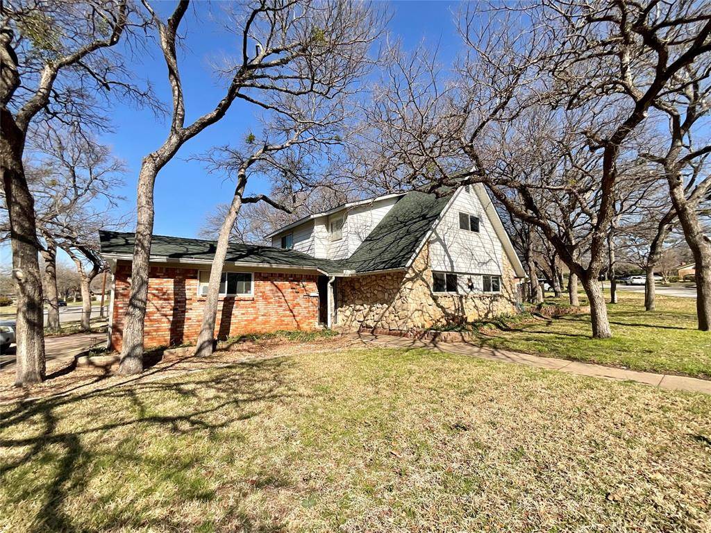 1808 Toplea Drive, Euless, TX 76040