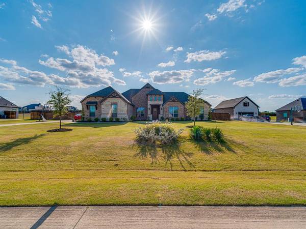 2721 Clear Lake Drive, Midlothian, TX 76065