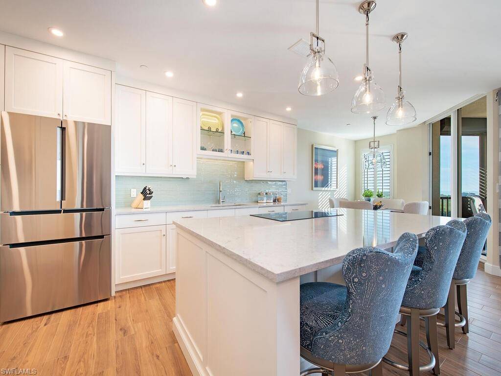 Naples, FL 34108,8990 Bay Colony DR 902