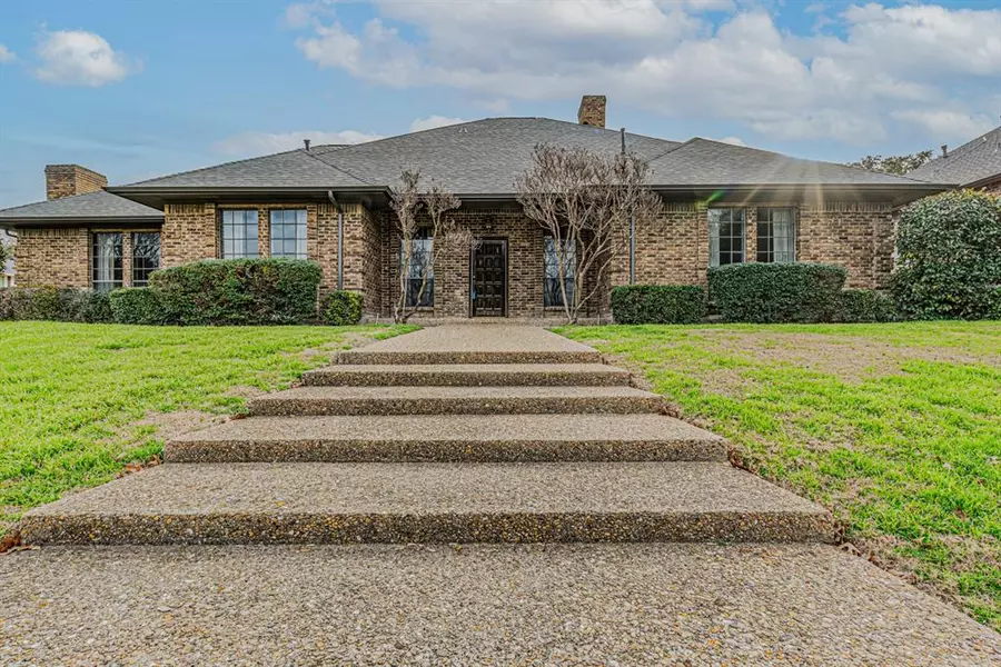 703 Robin Drive, Rockwall, TX 75087