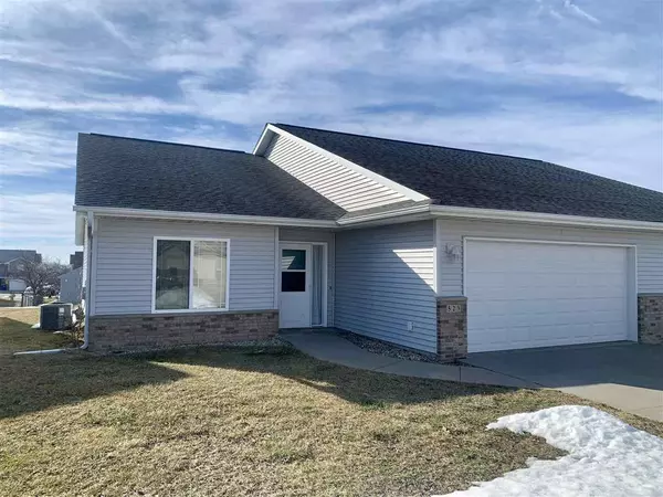 Tiffin, IA 52340,523 Bear Dr