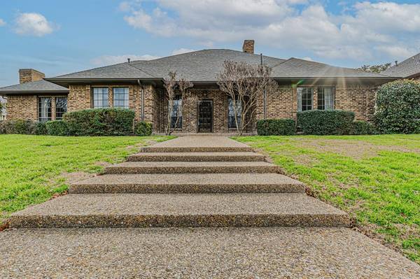 703 Robin Drive, Rockwall, TX 75087