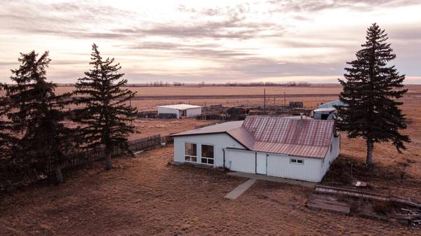 Rural Newell County Of, AB T0J 0B0,204062 Range Road 175