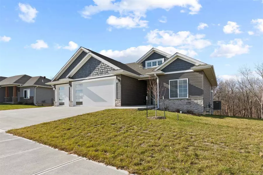 219 Westwood Cir, Kalona, IA 52247