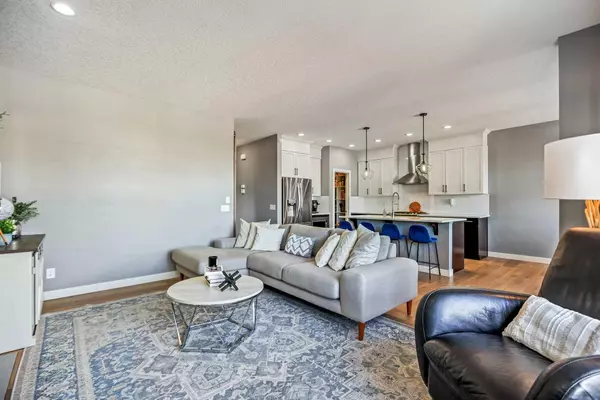 Calgary, AB T3M 2B4,6 Masters Mews SE