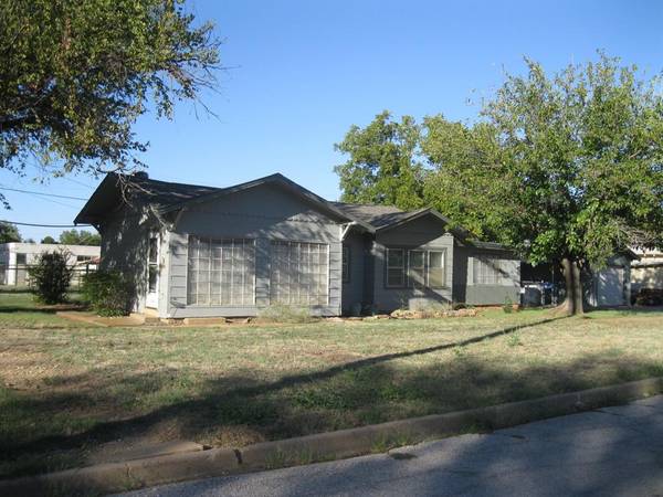 118 S Parks Street, Breckenridge, TX 76424