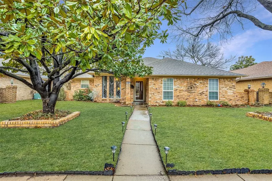 525 Kingsbridge Drive, Garland, TX 75040