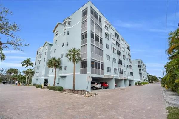 Fort Myers Beach, FL 33931,22736 Island Pines WAY 103