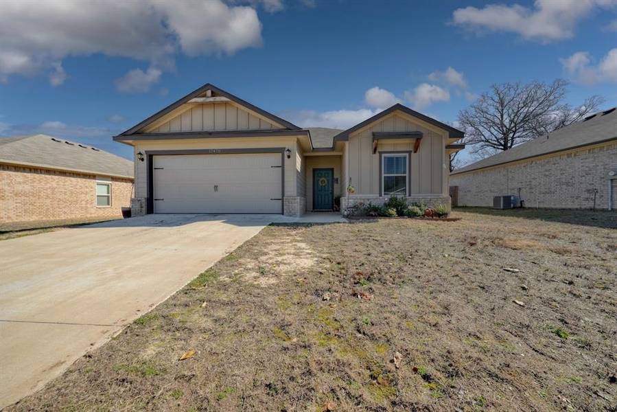 17470 Stacy Street, Lindale, TX 75771