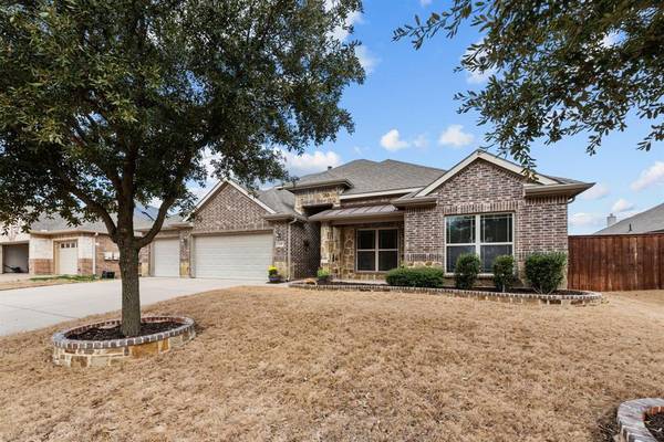 1109 Masquerade Drive, Midlothian, TX 76065