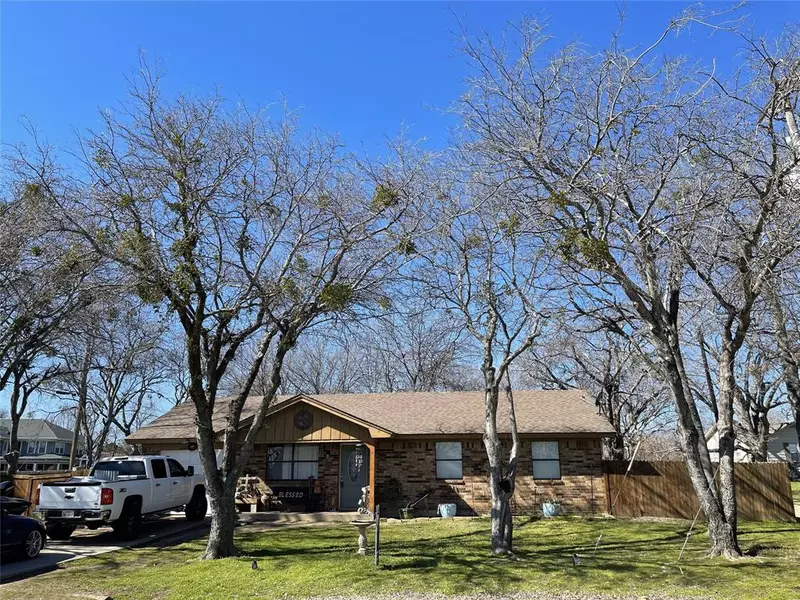 103 N Jackson Avenue, Justin, TX 76247