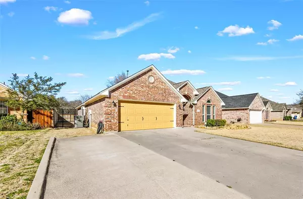 Burleson, TX 76028,763 Little Ridge Court