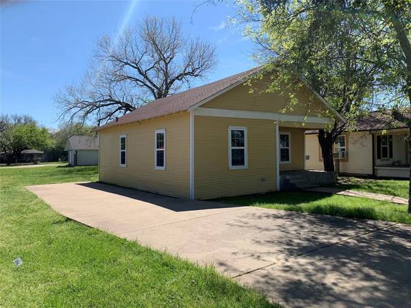 309 Avenue A Avenue, Ennis, TX 75119