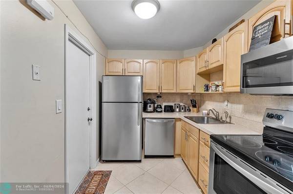 Wilton Manors, FL 33305,12 NE 19th Ct  #217A