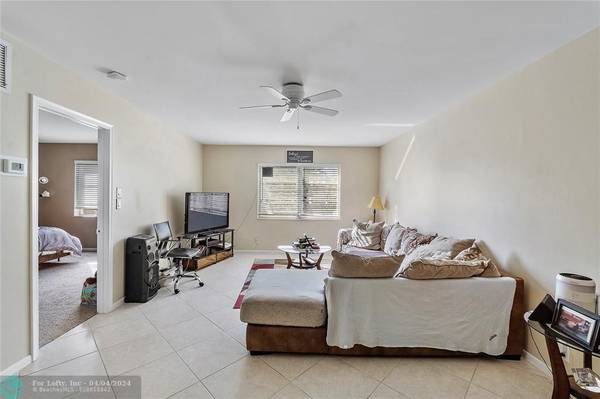 Wilton Manors, FL 33305,12 NE 19th Ct  #217A