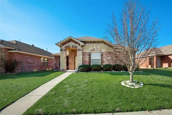 1808 Pioneer Way, Lancaster, TX 75146