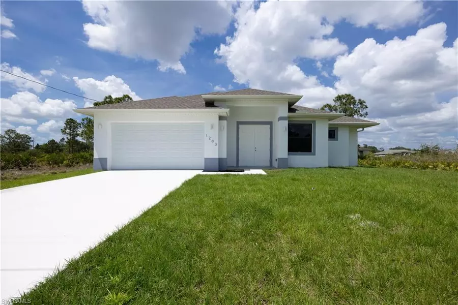 448 Rayneta ST, Lehigh Acres, FL 33974