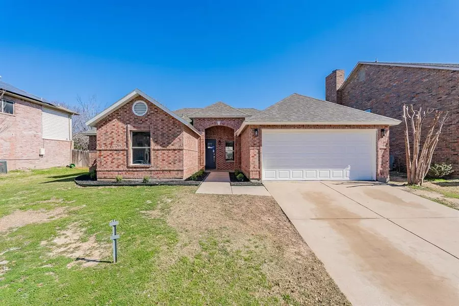 5253 Dillon Circle, Haltom City, TX 76137