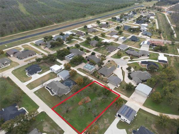 3008 Skyhawk Drive, Granbury, TX 76049