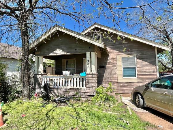 1302 Harrington Avenue, Fort Worth, TX 76164