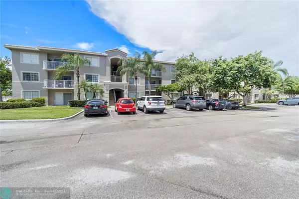 Coconut Creek, FL 33073,5065 Wiles Rd  #202