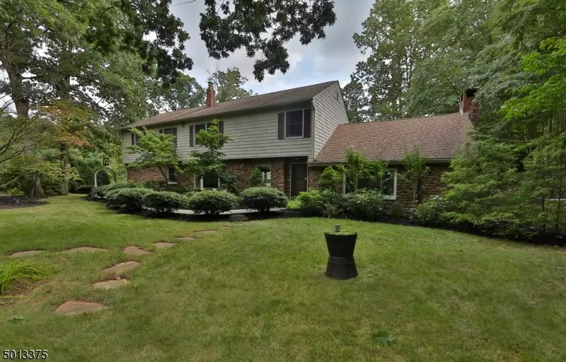 1 ROSEWOOD LN, Boonton Twp., NJ 07005