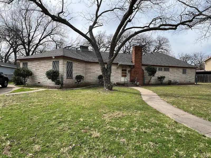 1505 Robinwood Drive, Fort Worth, TX 76111