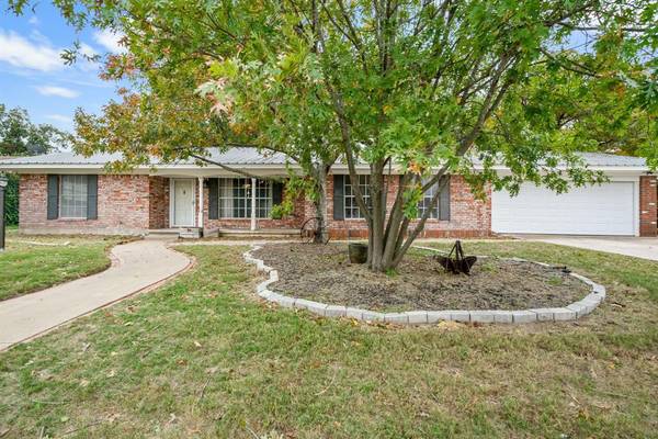 1380 N Rose Drive, Stephenville, TX 76401