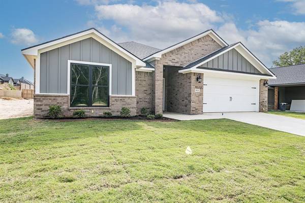 16213 Crossing Circle, Lindale, TX 75771