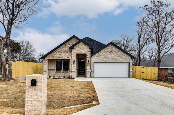 1730 Avenue E, Grand Prairie, TX 75051