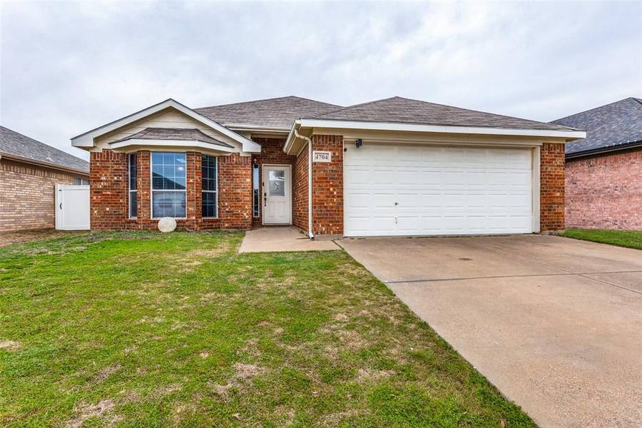 4704 Topaz Lane, Granbury, TX 76049