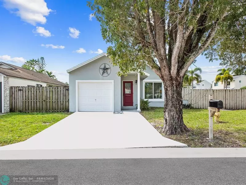 9818 SW 57th St, Cooper City, FL 33328