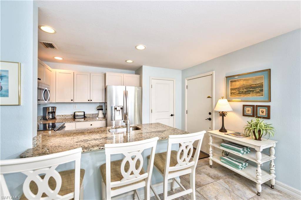 655 8th AVE S 5, Naples, FL 34102