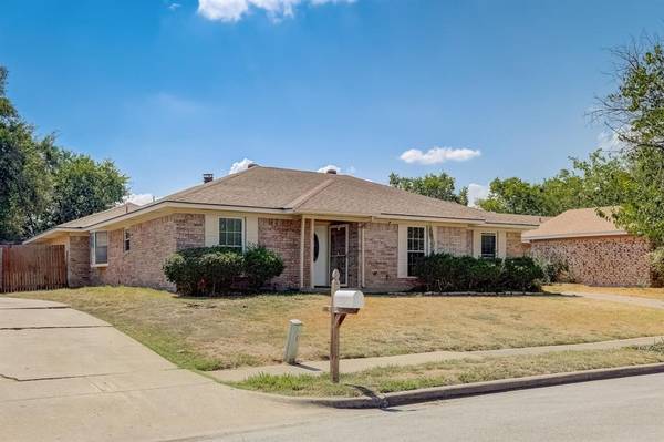 606 Reinosa Drive, Garland, TX 75043