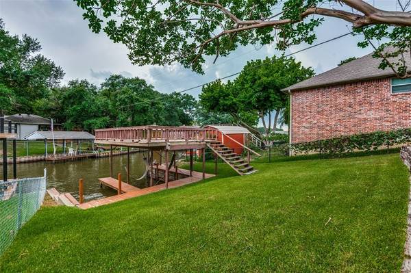 164 Baywood Boulevard, Mabank, TX 75156