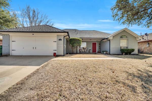 310 Etta Avenue, Waxahachie, TX 75165