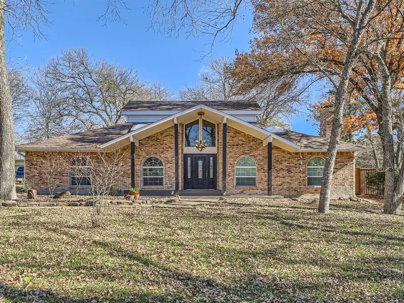 320 Shadowwood Trail, Ovilla, TX 75154