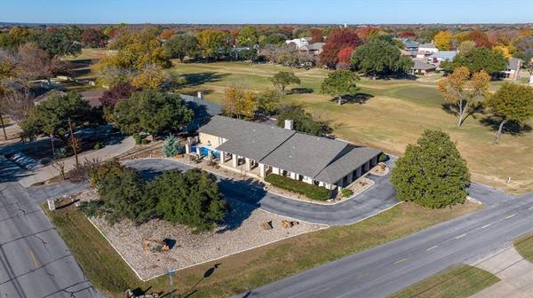 3900 Fairway Drive, Granbury, TX 76049