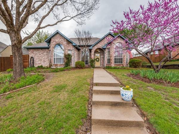 804 Claire View Drive, Desoto, TX 75115