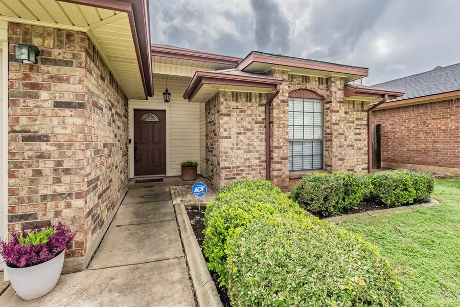 8720 Brushy Creek Trail, Fort Worth, TX 76118