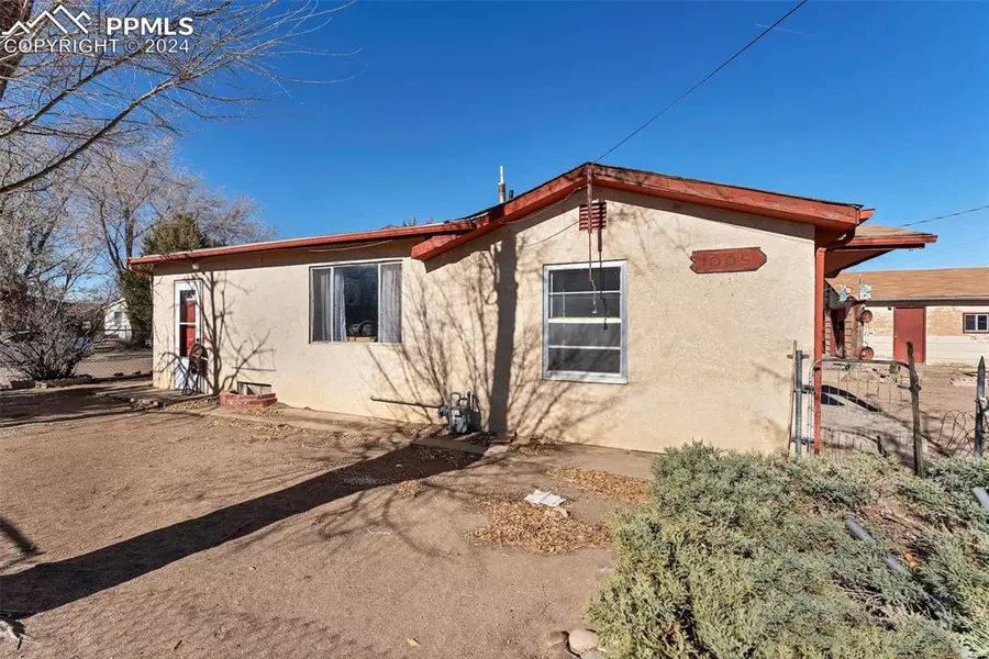 1005 North LN, Pueblo, CO 81022