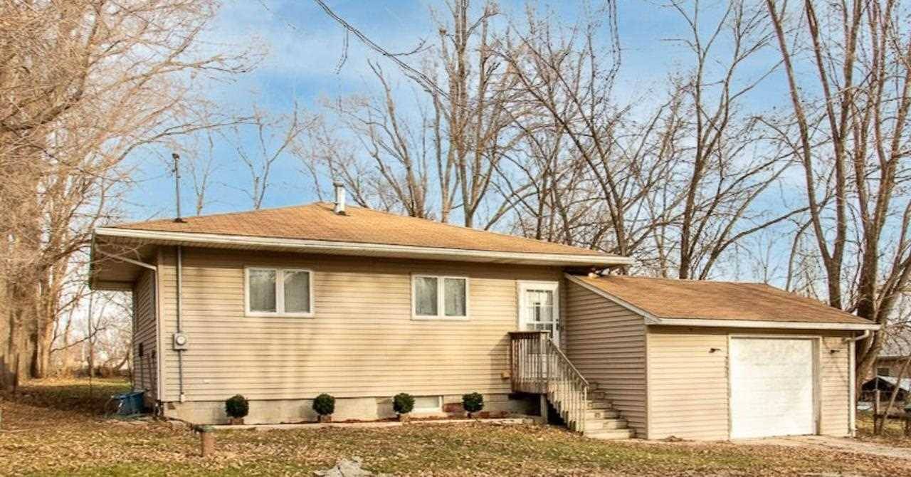 2506 Davey St NE, Iowa City, IA 52240