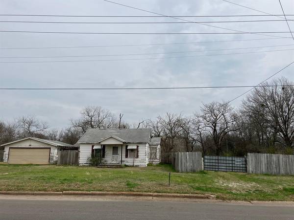 1030 Texas Street, Sulphur Springs, TX 75482