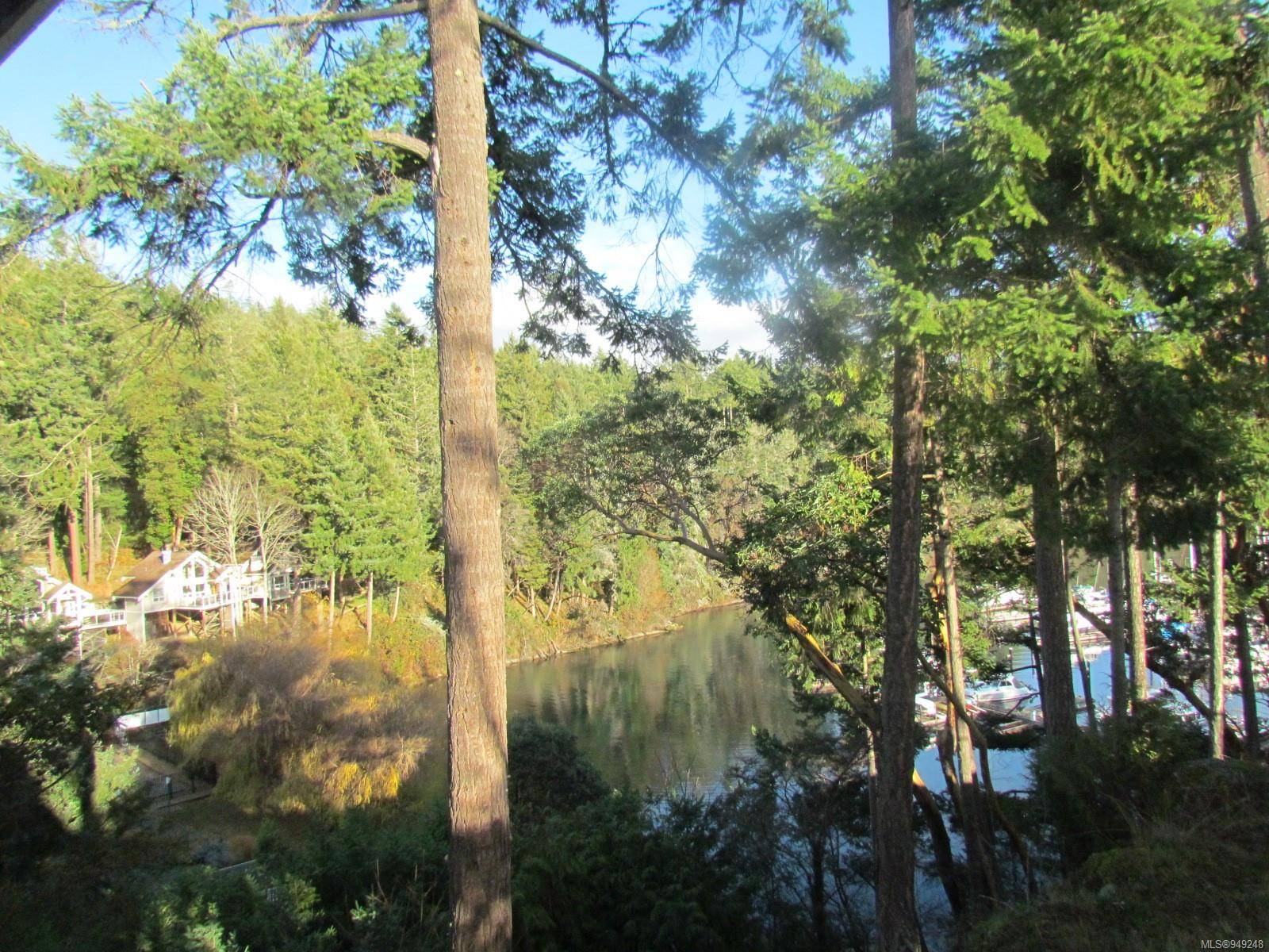 Pender Island, BC V0N 2M1,2315 MacKinnon Rd #16B
